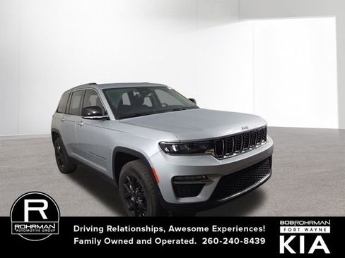 Used 2022 Jeep Grand Cherokee Limited image 4