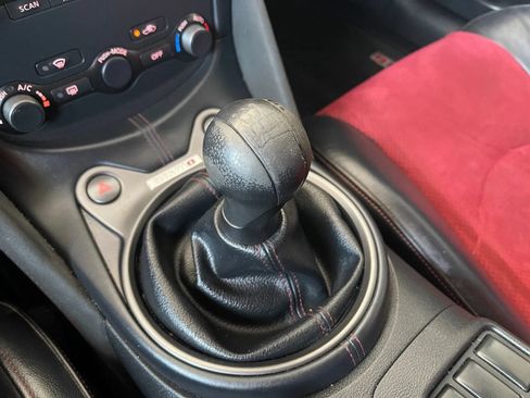 Used 2016 Nissan 370Z NISMO RWD image 37