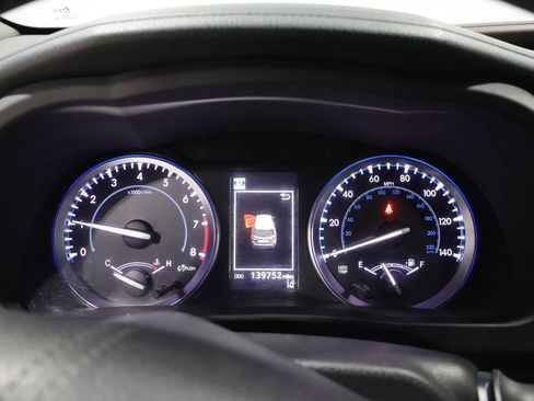 Used 2019 Toyota Highlander XLE w/ Highlander SE Package AWD/4WD image 41