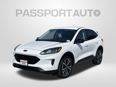 Used 2022 Ford Escape SE w/ SE Sport Appearance Package image 1