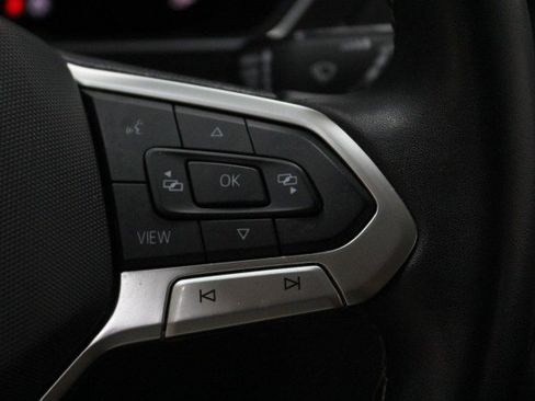 Used 2022 Volkswagen Tiguan SE image 13