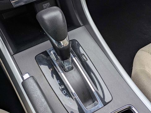 Used 2013 Honda Accord LX image 27