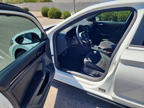 Used 2023 Volkswagen Jetta GLI Autobahn FWD image 14