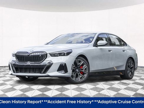 Used 2024 BMW i5 eDrive40i w/ M Sport Package image 3