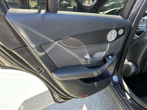 Used 2021 Mercedes-Benz GLC 300 4MATIC w/ Multimedia Package image 17