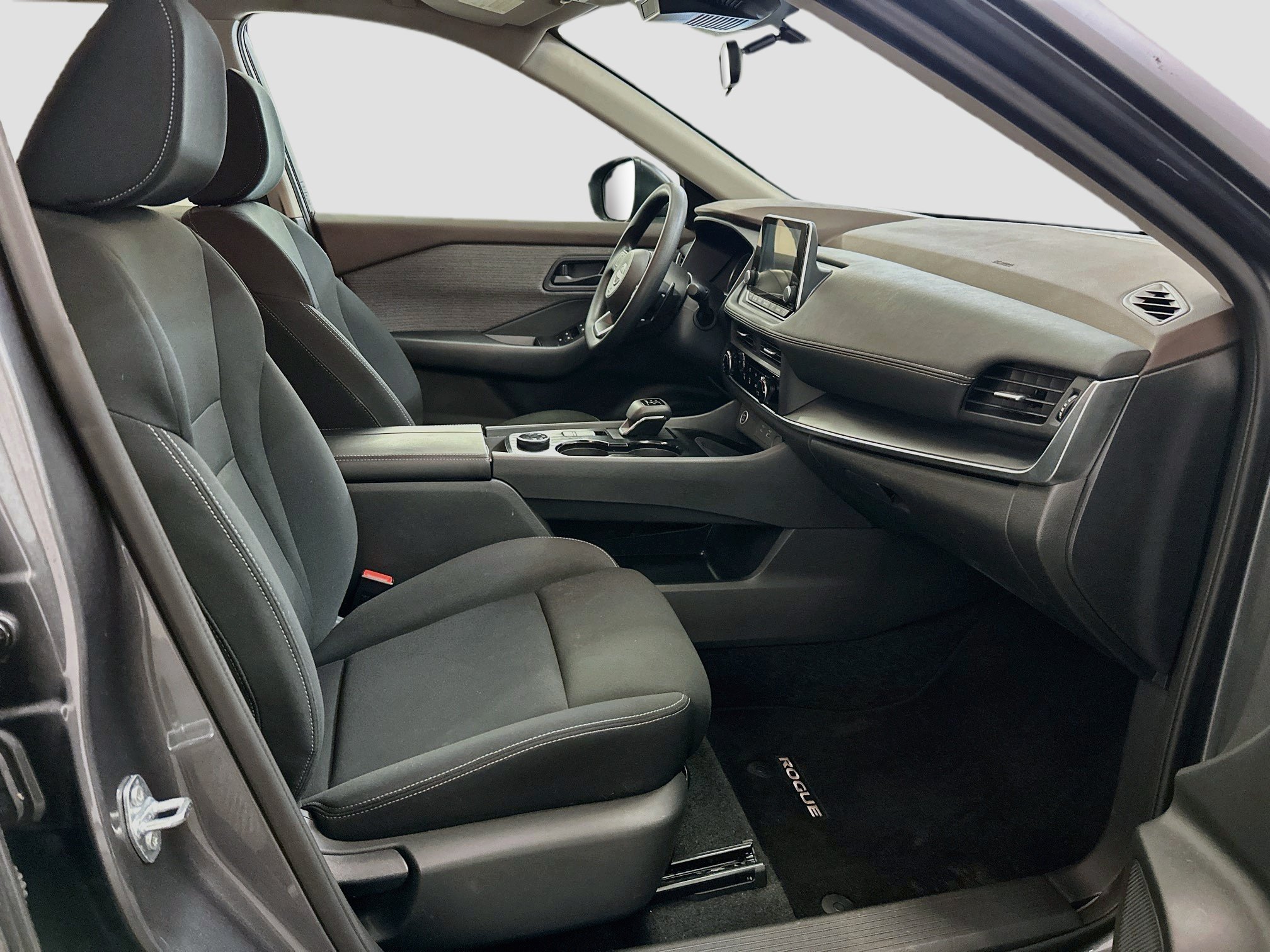 Used 2023 Nissan Rogue S AWD/4WD image 31