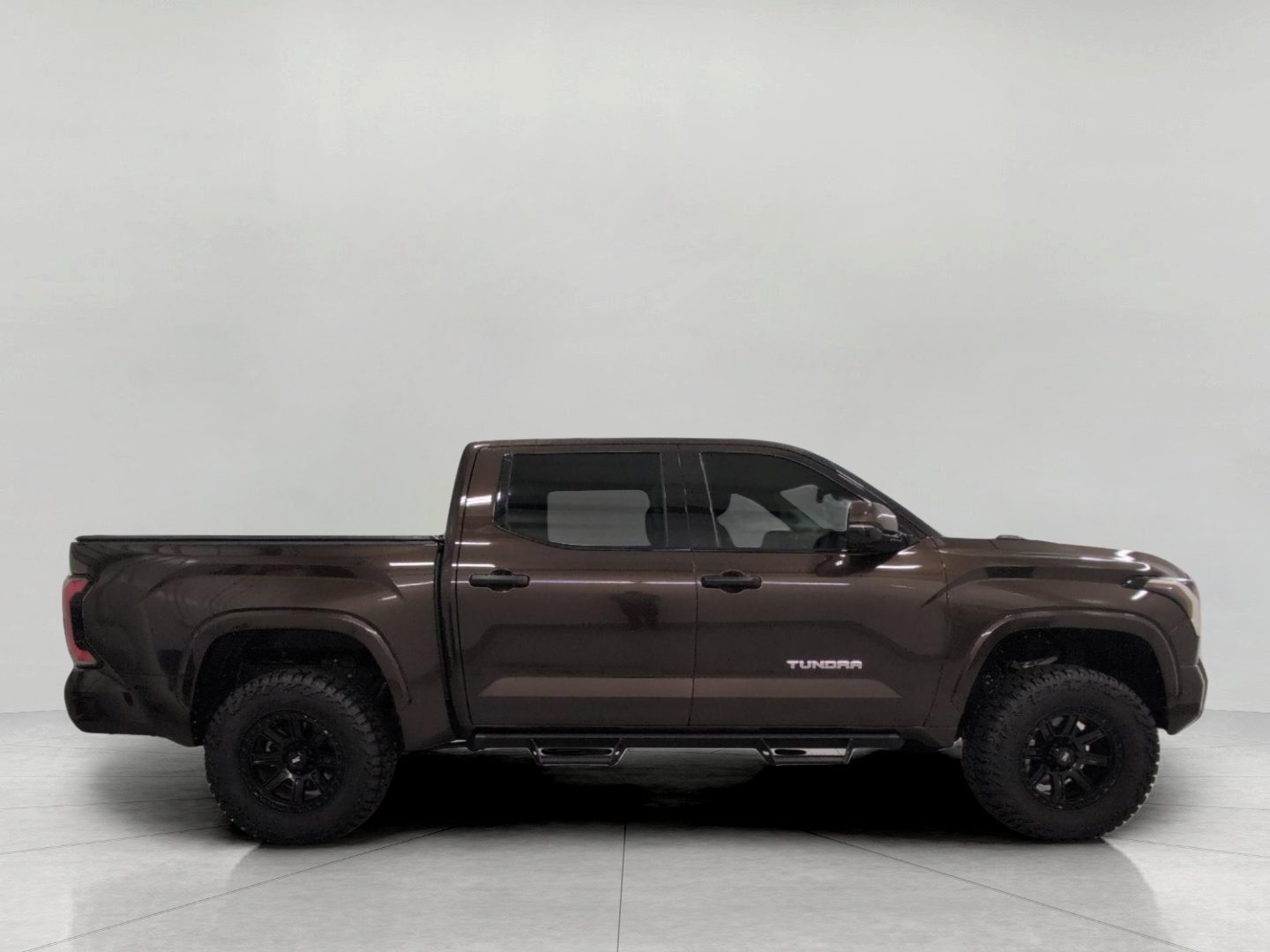 Used 2023 Toyota Tundra Limited w/ Power Package AWD/4WD image 12