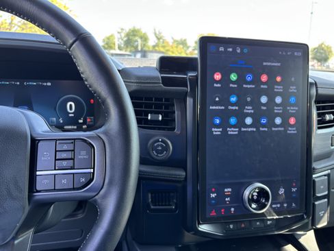 Used 2024 Ford F150 Lightning Flash AWD/4WD image 18