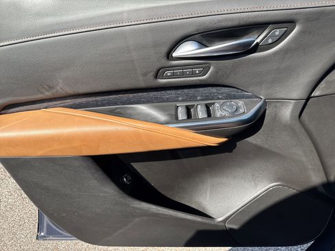 Used 2024 Cadillac XT4 Premium Luxury image 14