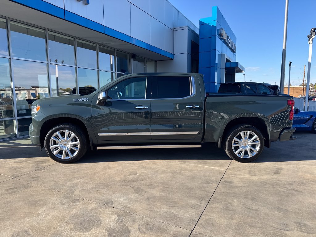 Used 2026 Chevrolet Silverado 1500 High Country AWD/4WD image 2
