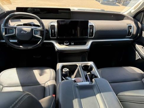 Certified 2025 Ford Expedition Platinum AWD/4WD image 17