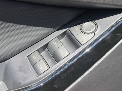 New 2027 Chevrolet Equinox LT FWD image 22