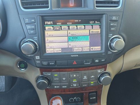 Used 2012 Toyota Highlander Limited image 23