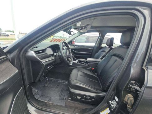 Used 2022 Jeep Grand Cherokee L Limited AWD/4WD image 3