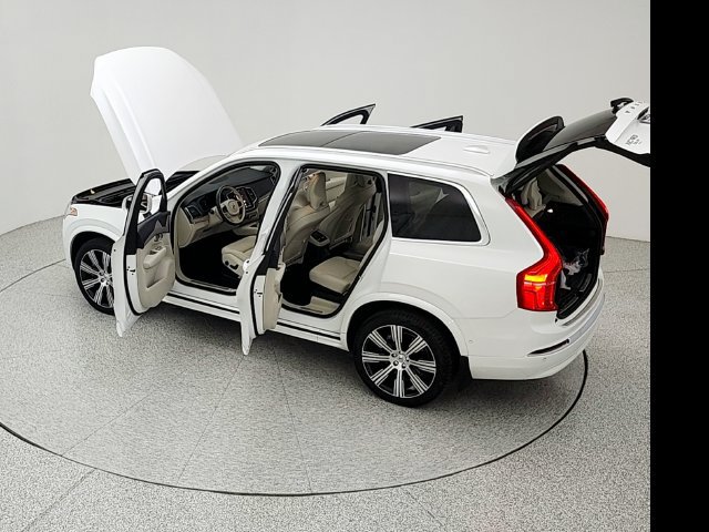 Certified 2025 Volvo XC90 T8 Plus w/ Protection Package Premier AWD/4WD image 40
