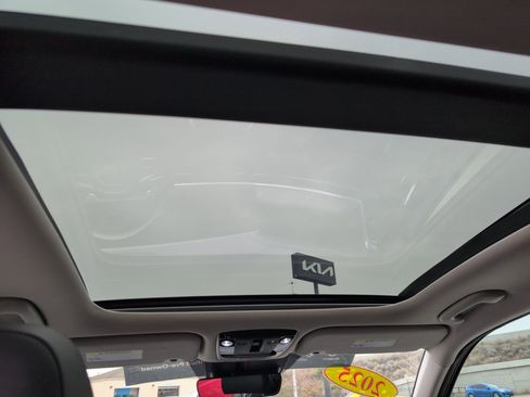 Certified 2025 Kia Sorento SX image 14