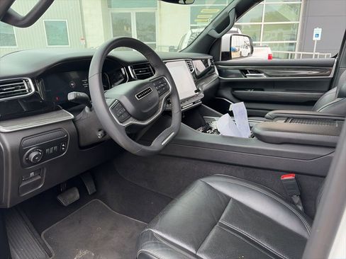 Used 2022 Jeep Wagoneer Series II w/ Convenience Group I image 11