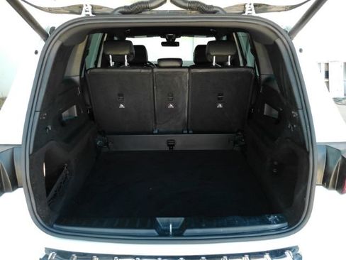 Used 2021 Mercedes-Benz GLB 250 w/ Premium Package image 23