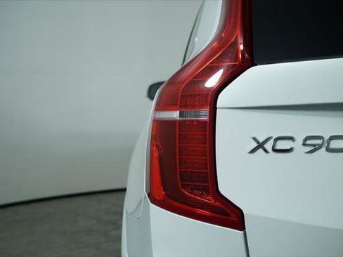 Used 2016 Volvo XC90 T6 R-Design w/ Protection Package Plus AWD/4WD image 19
