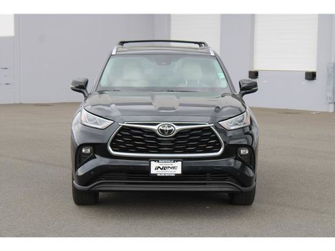Used 2020 Toyota Highlander Limited image 5