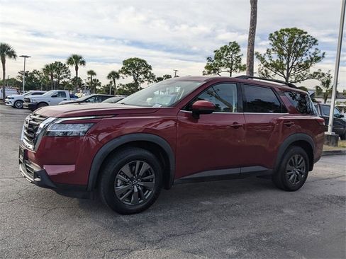 Used 2022 Nissan Pathfinder SV image 6
