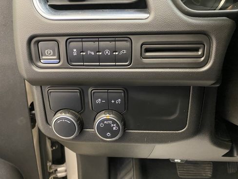 Used 2021 Chevrolet Suburban LT image 28