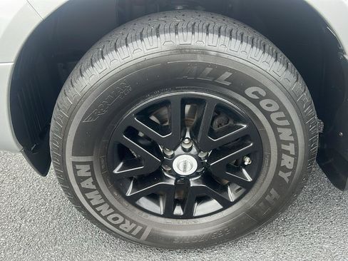 Used 2019 Nissan Frontier SV AWD/4WD image 9