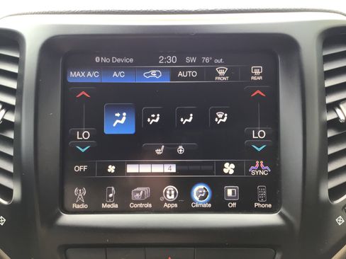 Used 2018 Jeep Cherokee Limited w/ Trailer Tow Group AWD/4WD image 24