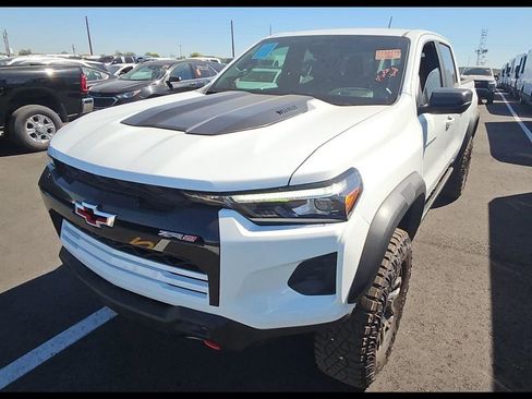 Used 2025 Chevrolet Colorado ZR2 w/ Technology Package AWD/4WD image 1