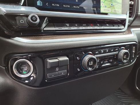 Used 2025 Chevrolet Silverado 2500 LT w/ Convenience Package image 23