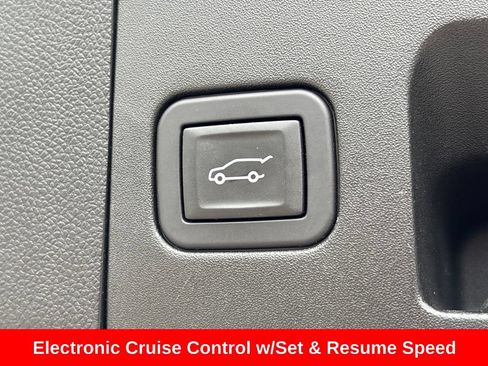 Used 2024 Cadillac XT4 Premium Luxury AWD/4WD image 15