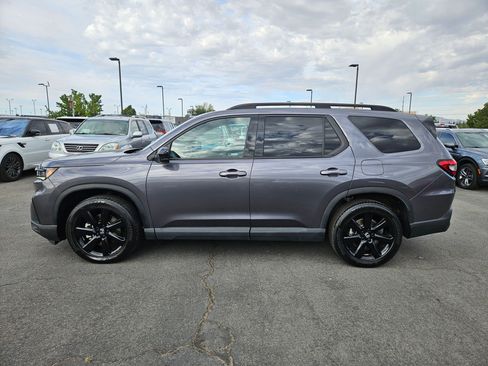 Used 2025 Honda Pilot Black Edition image 15