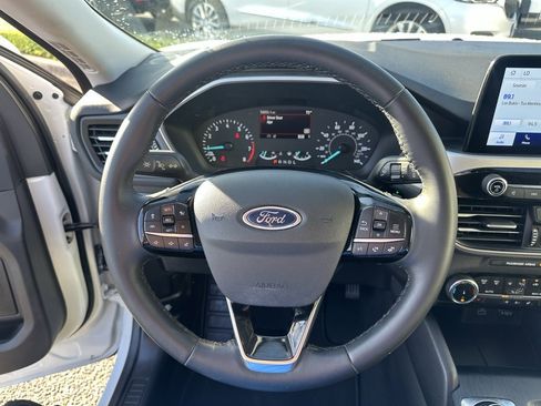 Used 2022 Ford Escape SEL image 13