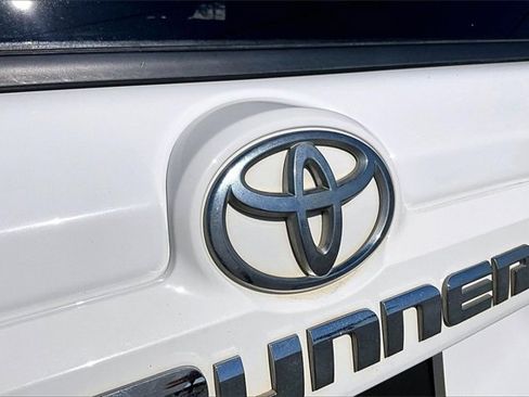 Used 2018 Toyota 4Runner SR5 image 27