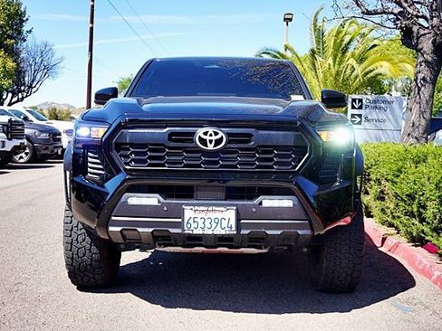 Used 2024 Toyota Tacoma TRD Off-Road w/ TRD Off Road Upgrade Package image 5