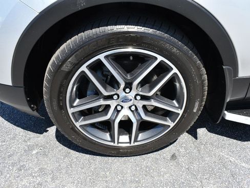 Used 2017 Ford Explorer Sport w/ Equipment Group 401A image 35