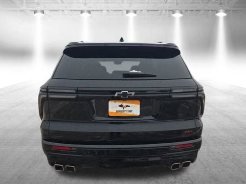 Used 2025 Chevrolet Traverse RS image 10