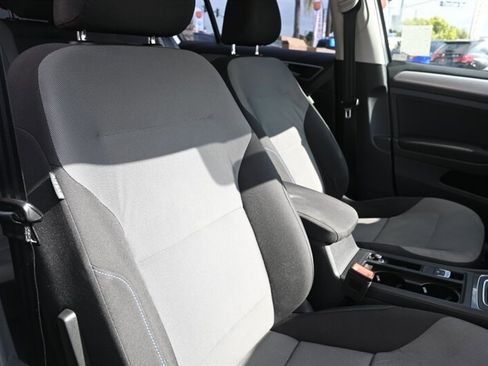 Used 2016 Volkswagen e-Golf SE w/ DC Fast Charging Package image 55