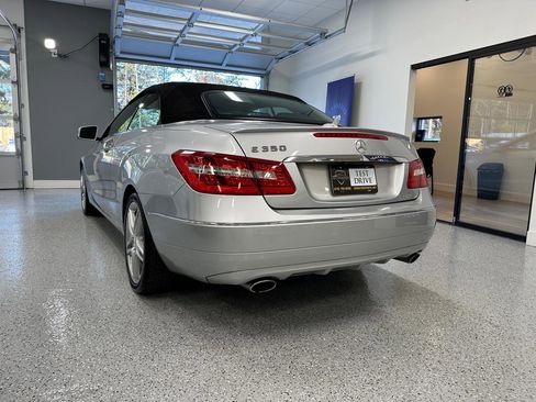 Used 2011 Mercedes-Benz E 350 Cabriolet image 6