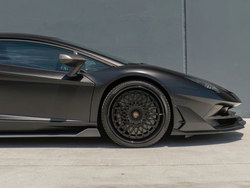 Used 2019 Lamborghini Aventador SVJ AWD/4WD image 42