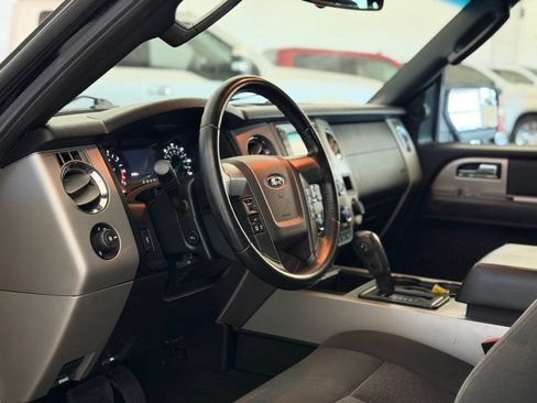 Used 2017 Ford Expedition XLT RWD image 15