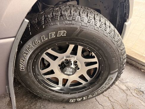 Used 2015 Ford F150 XLT image 44