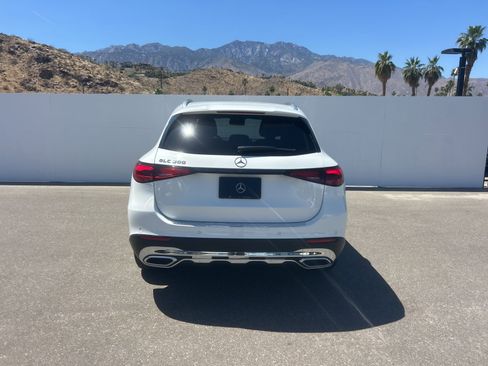 Used 2023 Mercedes-Benz GLC 300 image 6