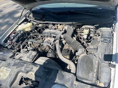 Used 1999 Lincoln Town Car Executive image 14