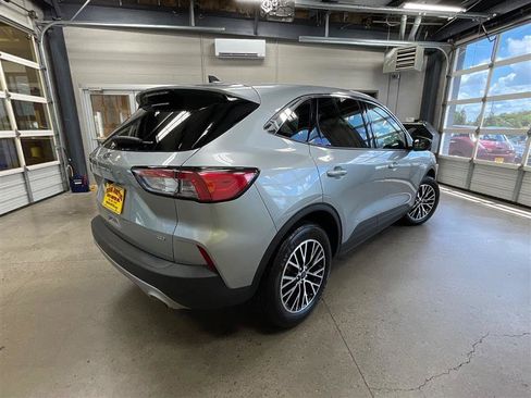 Used 2022 Ford Escape SE FWD image 5
