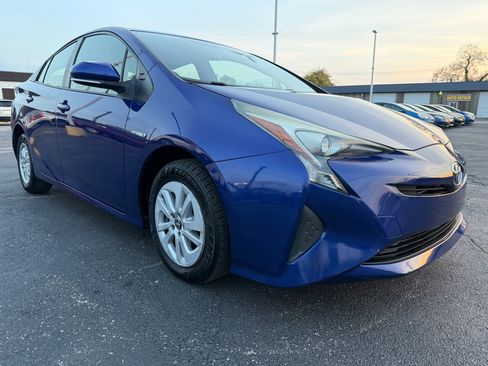 Used 2016 Toyota Prius Two image 4