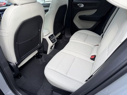 Used 2025 Volvo XC40 B5 Ultra w/ Protection Package Premier image 9