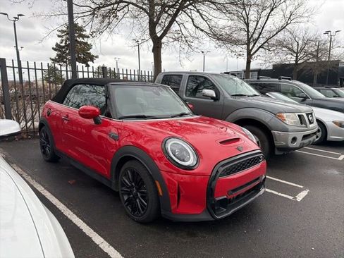Used 2023 MINI Cooper S image 3