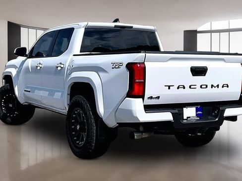 Used 2025 Toyota Tacoma TRD Sport AWD/4WD image 4
