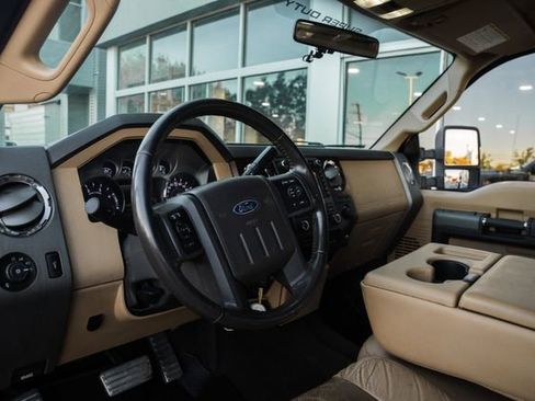 Used 2011 Ford F350 Lariat image 27